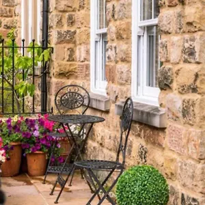 Cosy Central In Harrogate